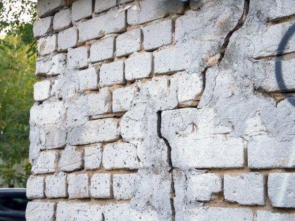Cracked Brick Wall Repair in Iowa City